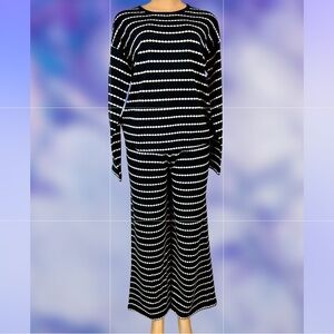 NWT Merokeety Women’s Black and White Stretchy Knit Lounge Set / Medium